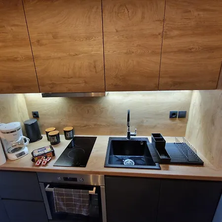 Artemis 아파트 아기라